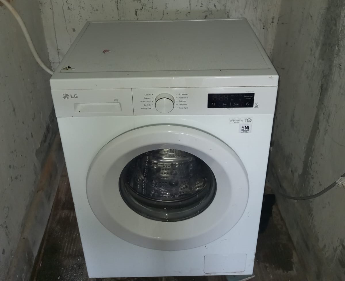 Mesin cuci fasilitas laundry Asrama IPB Ekasari